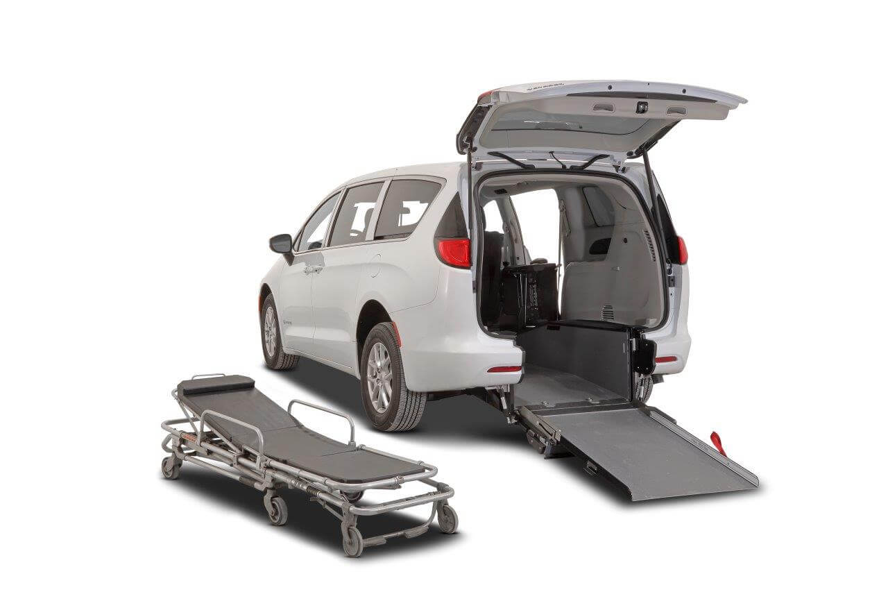 Minivan wheelchair accessible vehicle - Dacia Dokker - DELTAMED SRL -  rear-entry